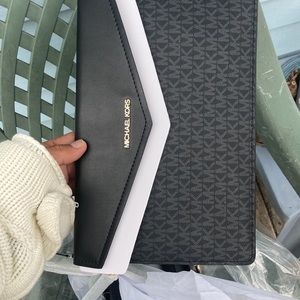 Brand new Michael kors hand bag